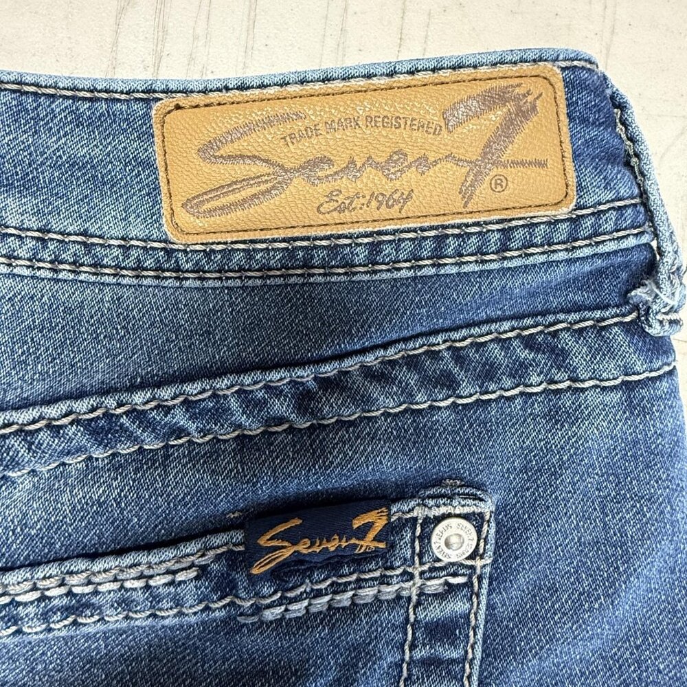 Seven7 Embroidered Jean Shorts Womens 12 Blue‎ Boho Denim Pockets Stretch - Picture 10 of 10